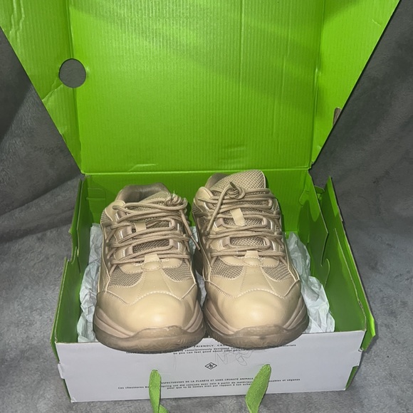 Designer sneakers - Picture 5 of 6